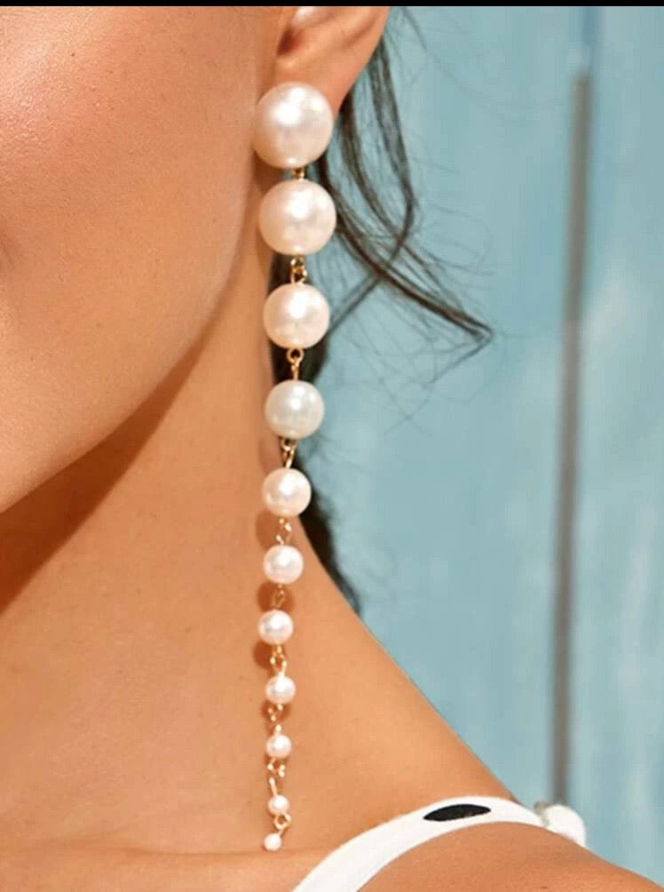 Faux Drop Pearls Earrings