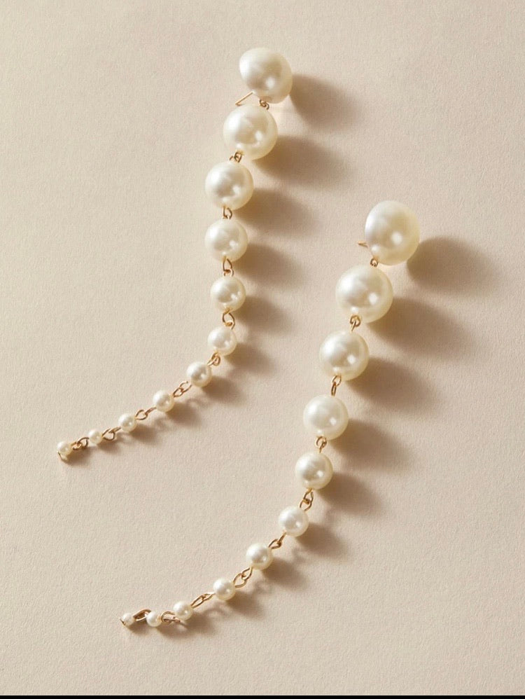 Faux Drop Pearls Earrings